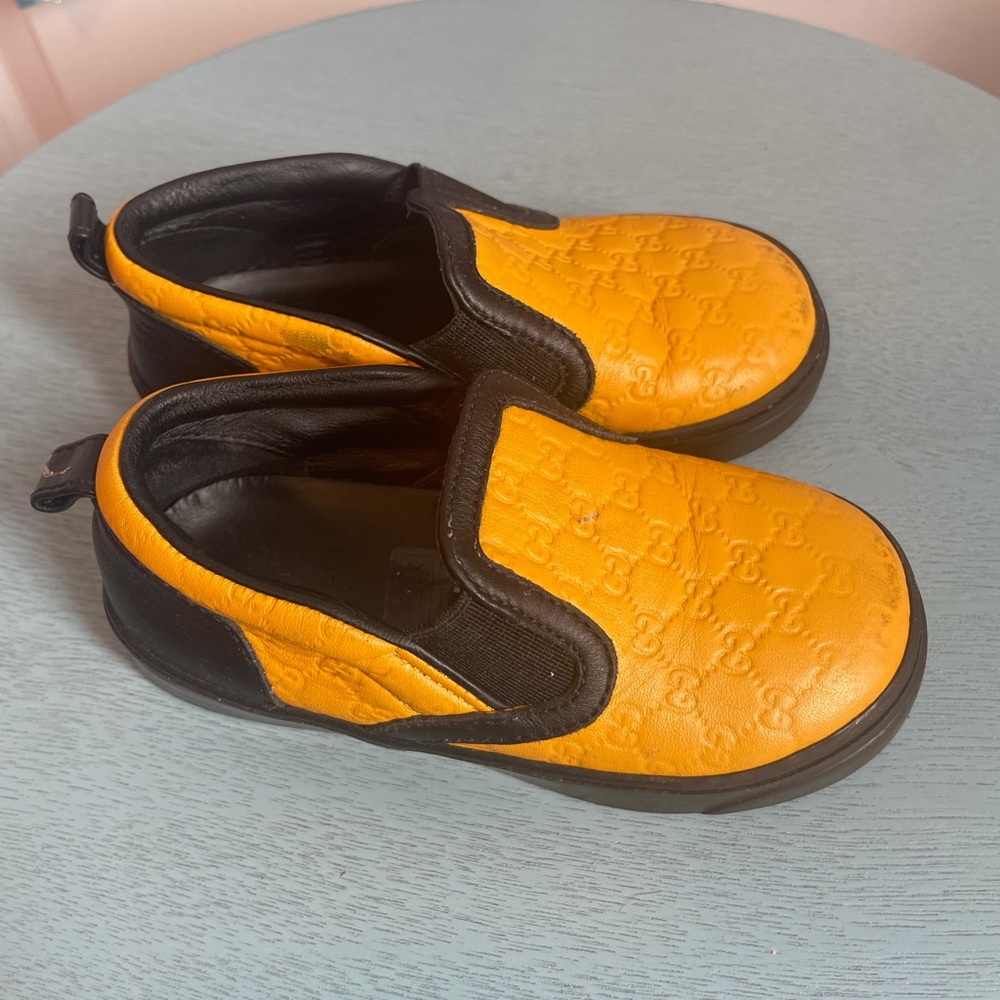 Gucci shoes size 22